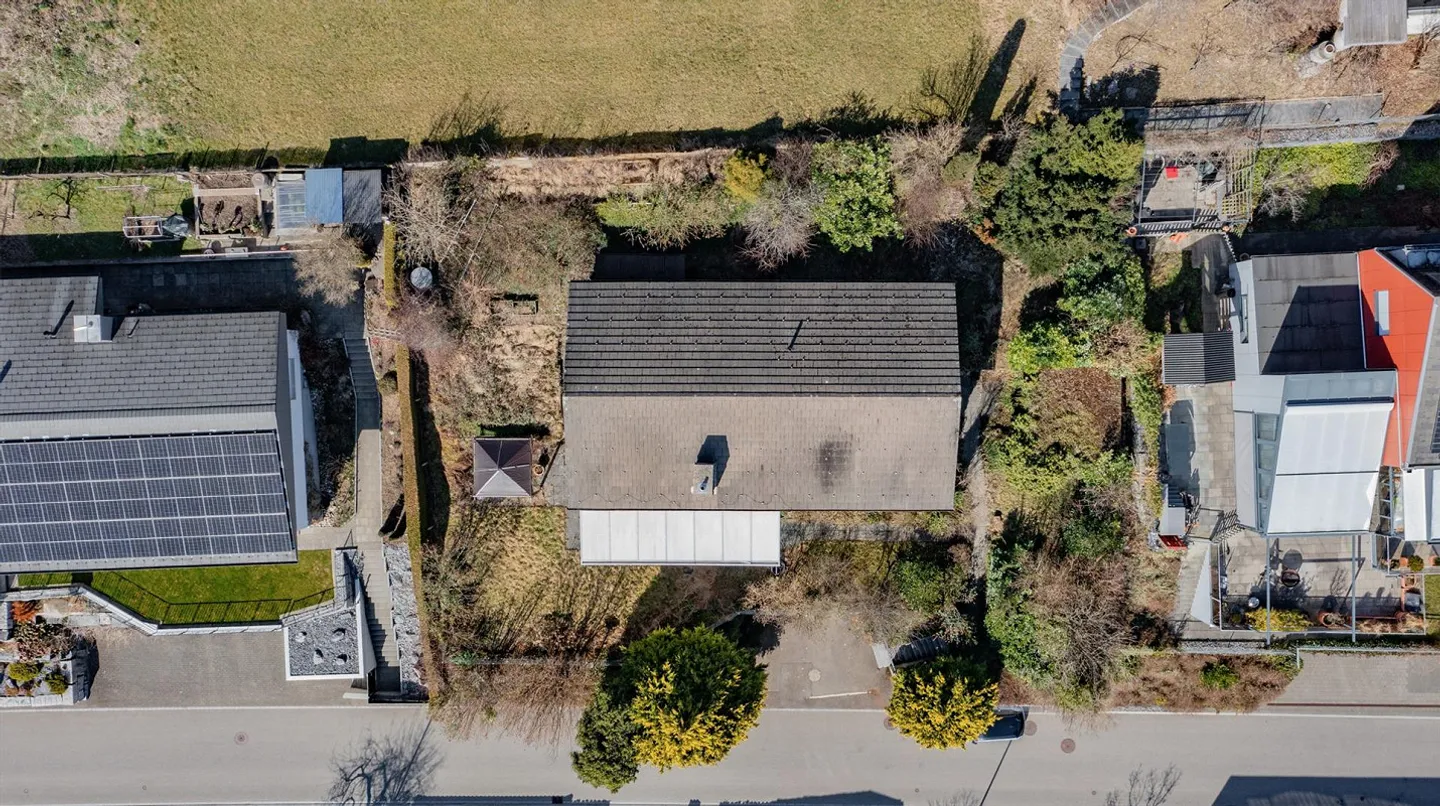 Sunny plot with development potential - Photo 1 of 7