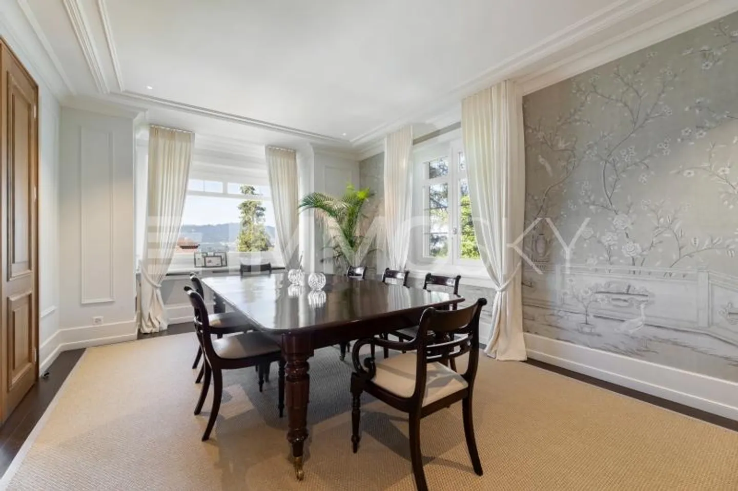 Jouet, extravagant et élégant - Photo 5 sur 7