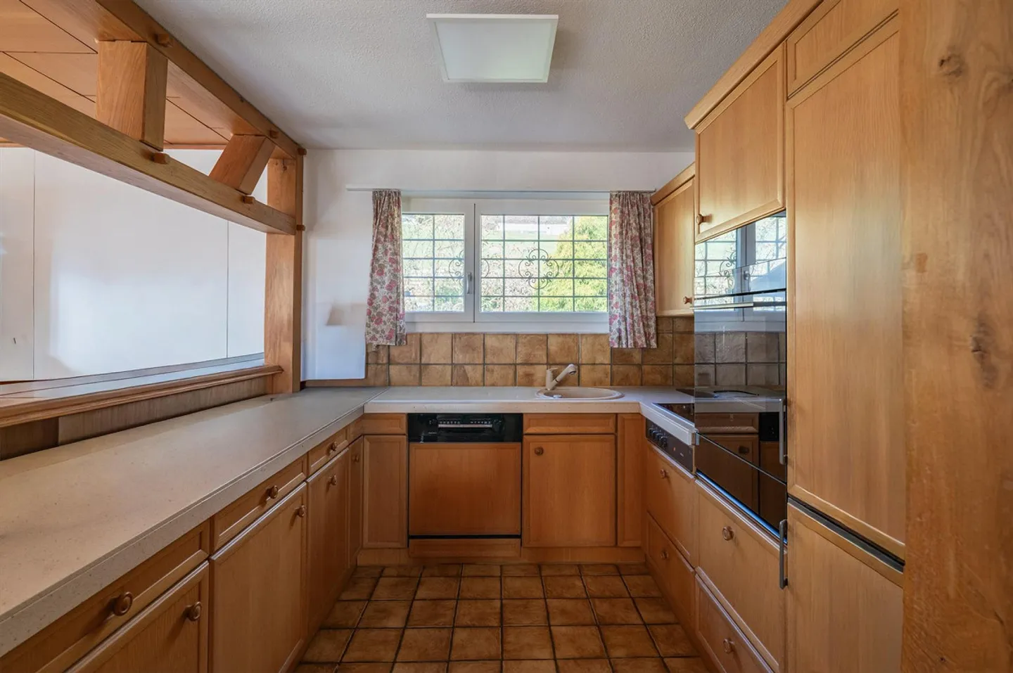 Sunny plot with development potential - Photo 6 of 7