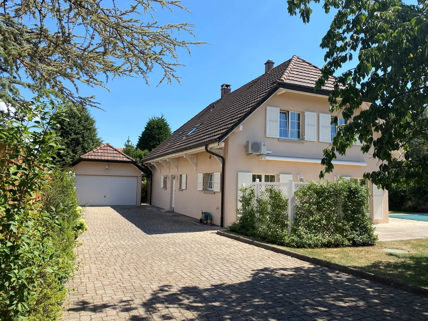 Stupenda villa ristrutturata con piscina e giardino - Foto 13 di 13