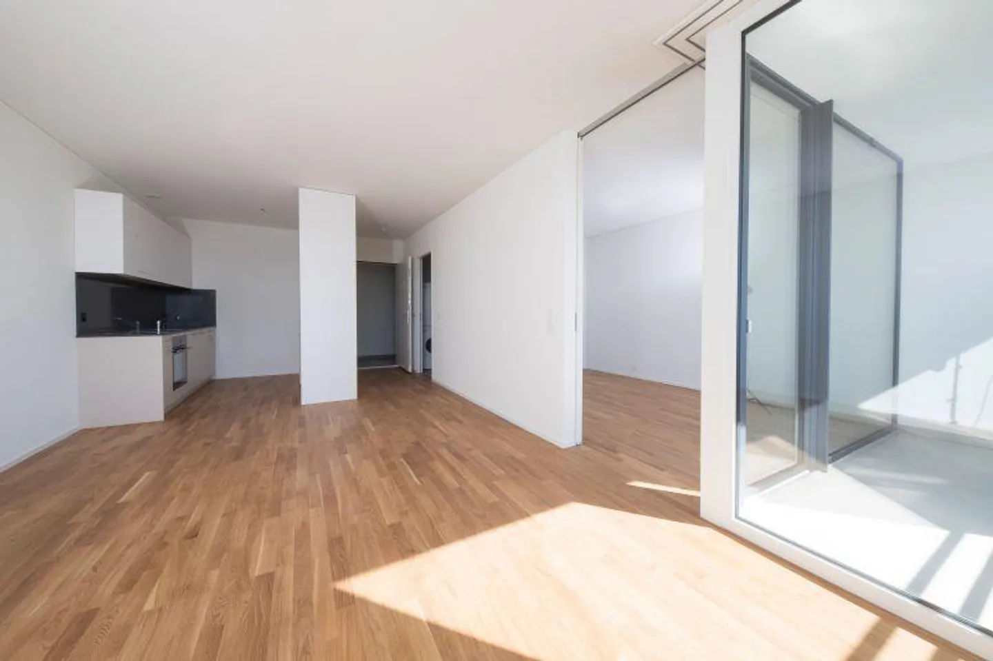 Appartamento singolo moderno con torre di lavaggio - Foto 2 di 5