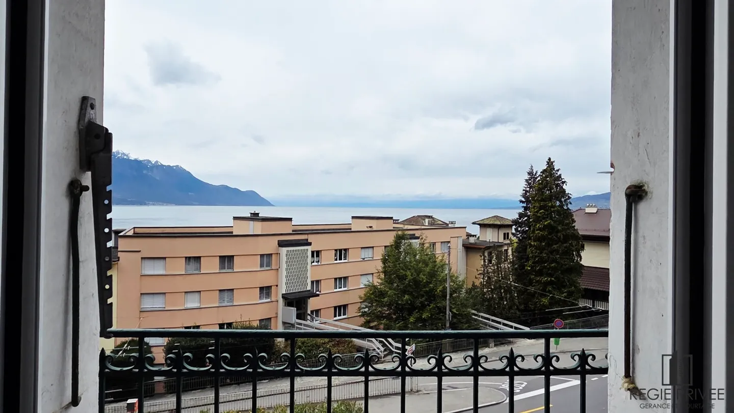 Beautiful renovated apartment with balcony - Photo 3 of 7