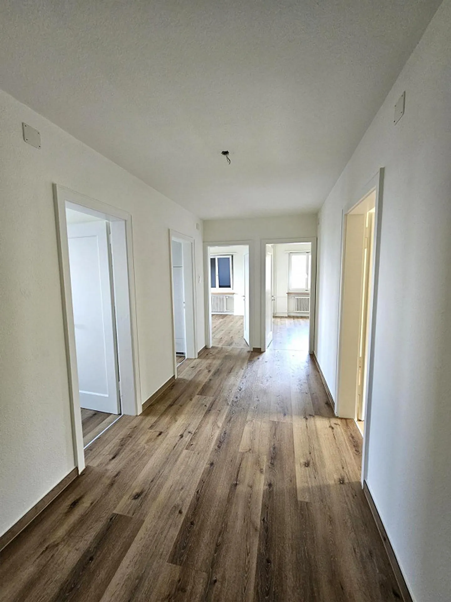 appartement lumineux de 3 pièces avec vue imprenable sur le lac - Photo 2 sur 11