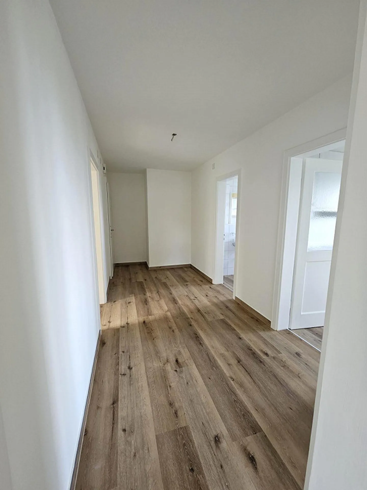 appartement lumineux de 3 pièces avec vue imprenable sur le lac - Photo 3 sur 11