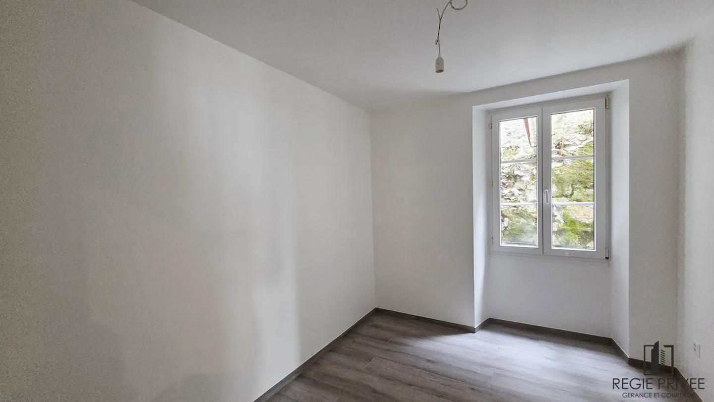 Beautiful renovated apartment with balcony - Photo 5 of 7