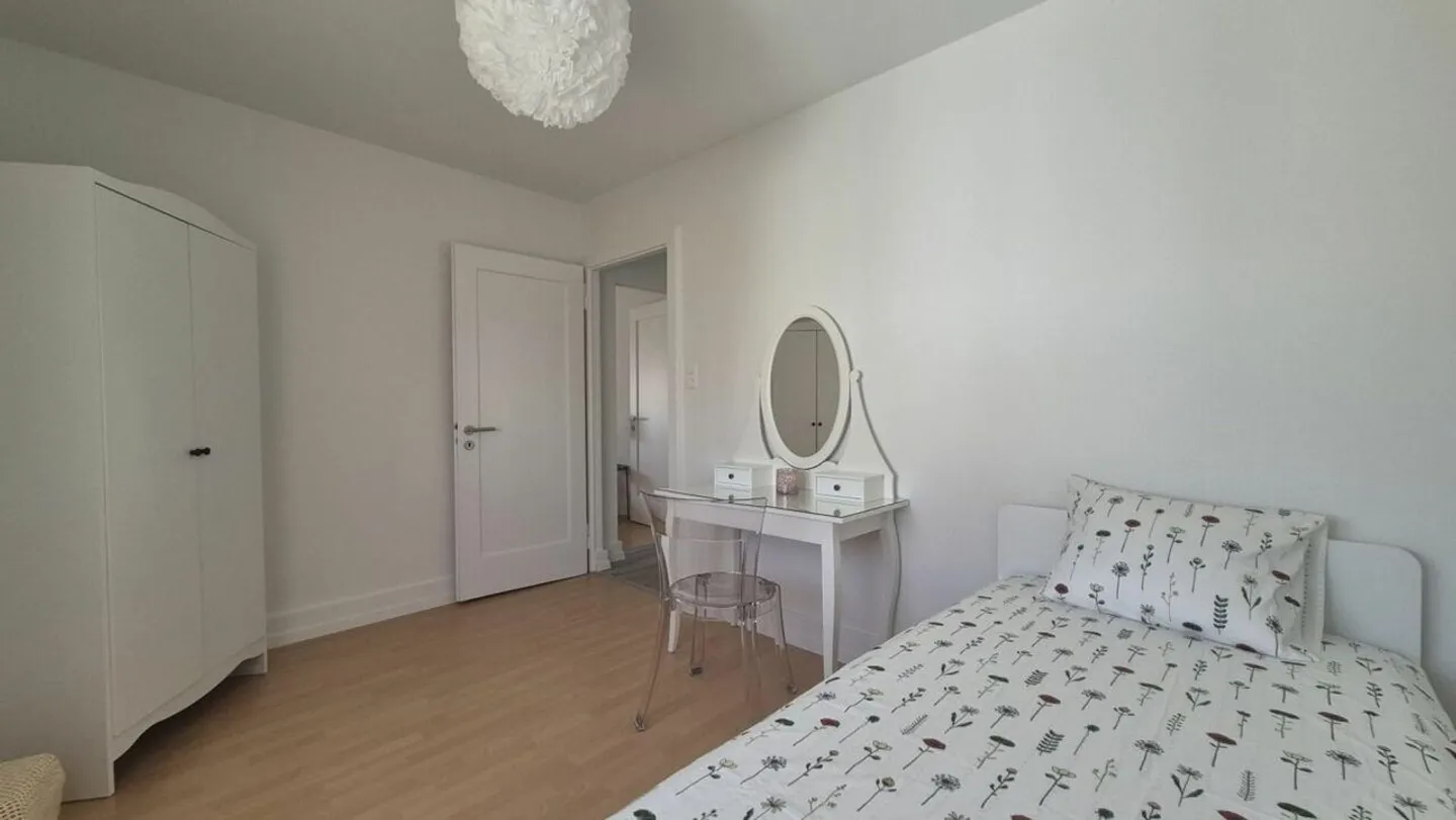 Schöne helle 3-Zimmer-Wohnung in La Chaux-de-Fonds - Foto 6 von 8