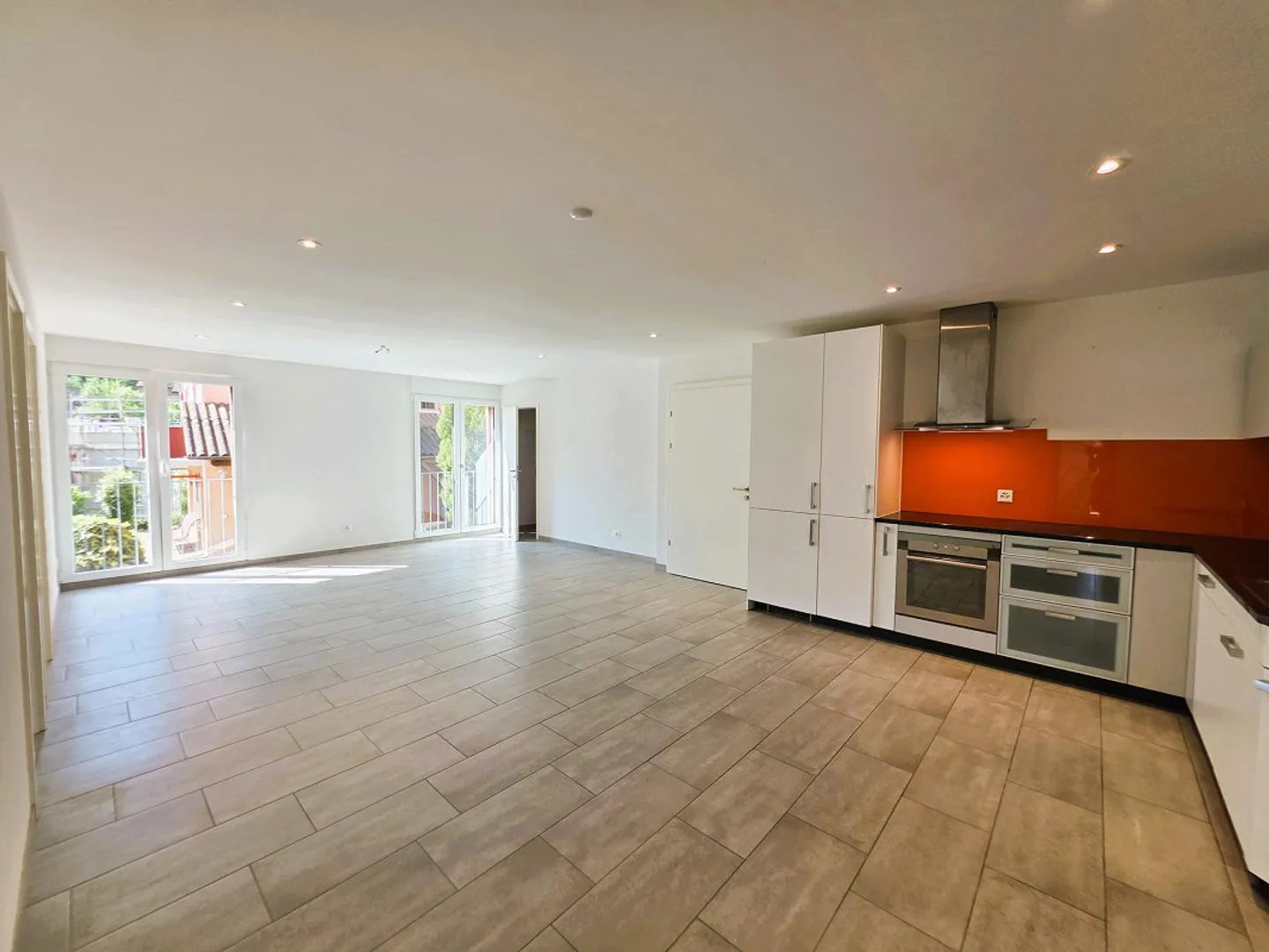 Modern 4.5-room apartment on the ground floor - Photo 1 of 10
