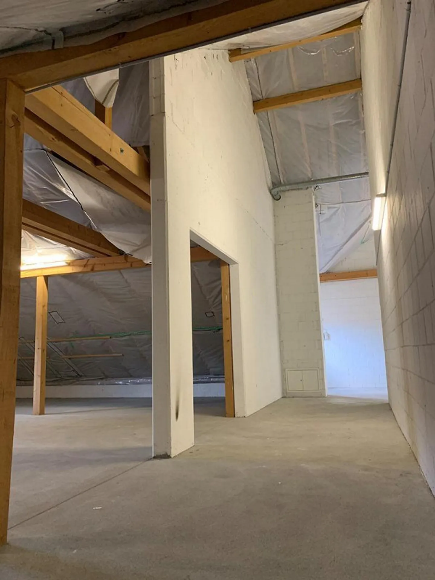 Grosszügiger Estrich in Embrach - Foto 6 von 6