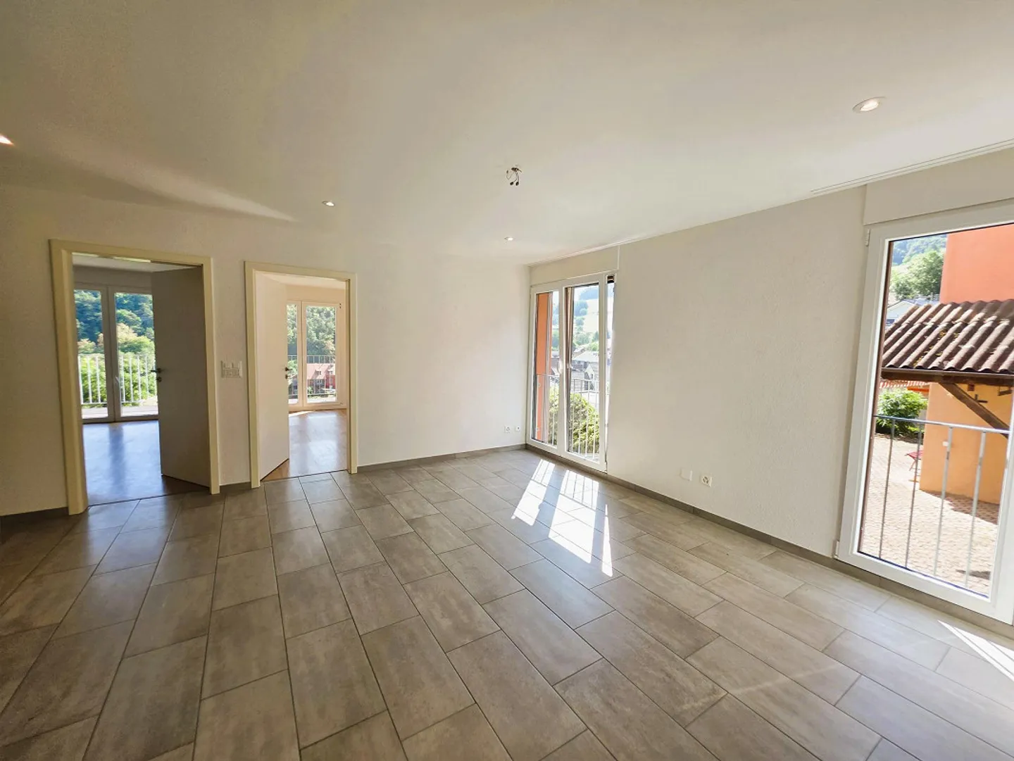 Modern 4.5-room apartment on the ground floor - Photo 6 of 10