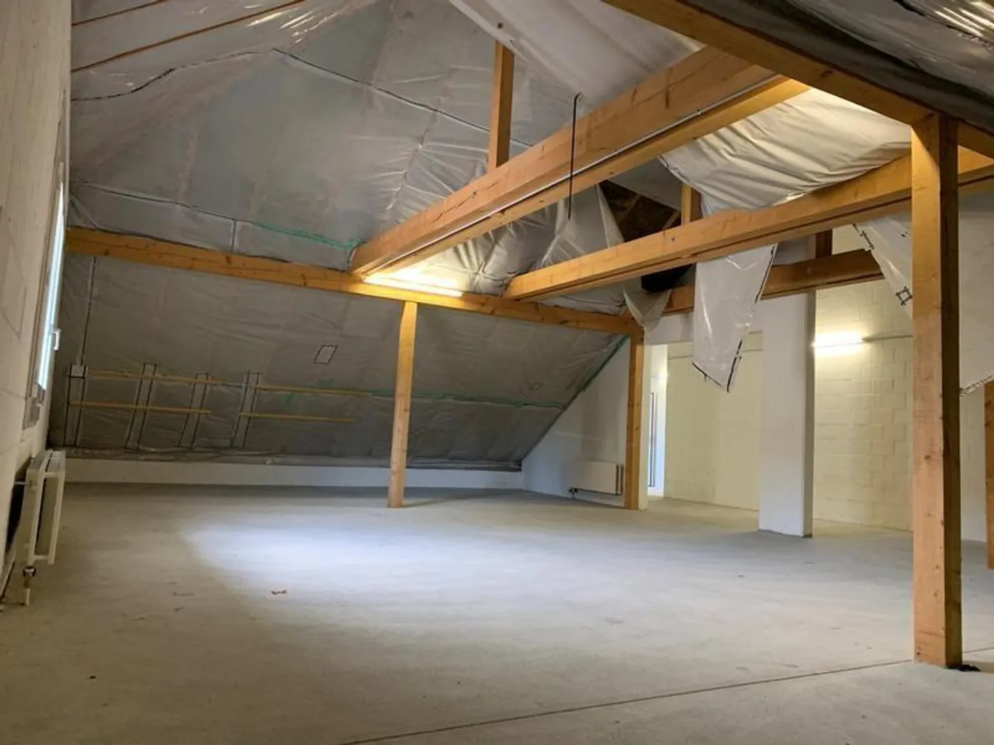 Grosszügiger Estrich in Embrach - Foto 4 von 6