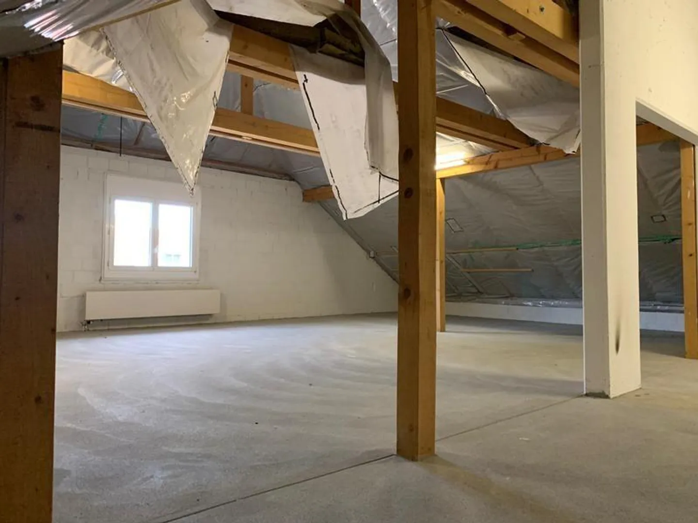 Grosszügiger Estrich in Embrach - Foto 3 von 6
