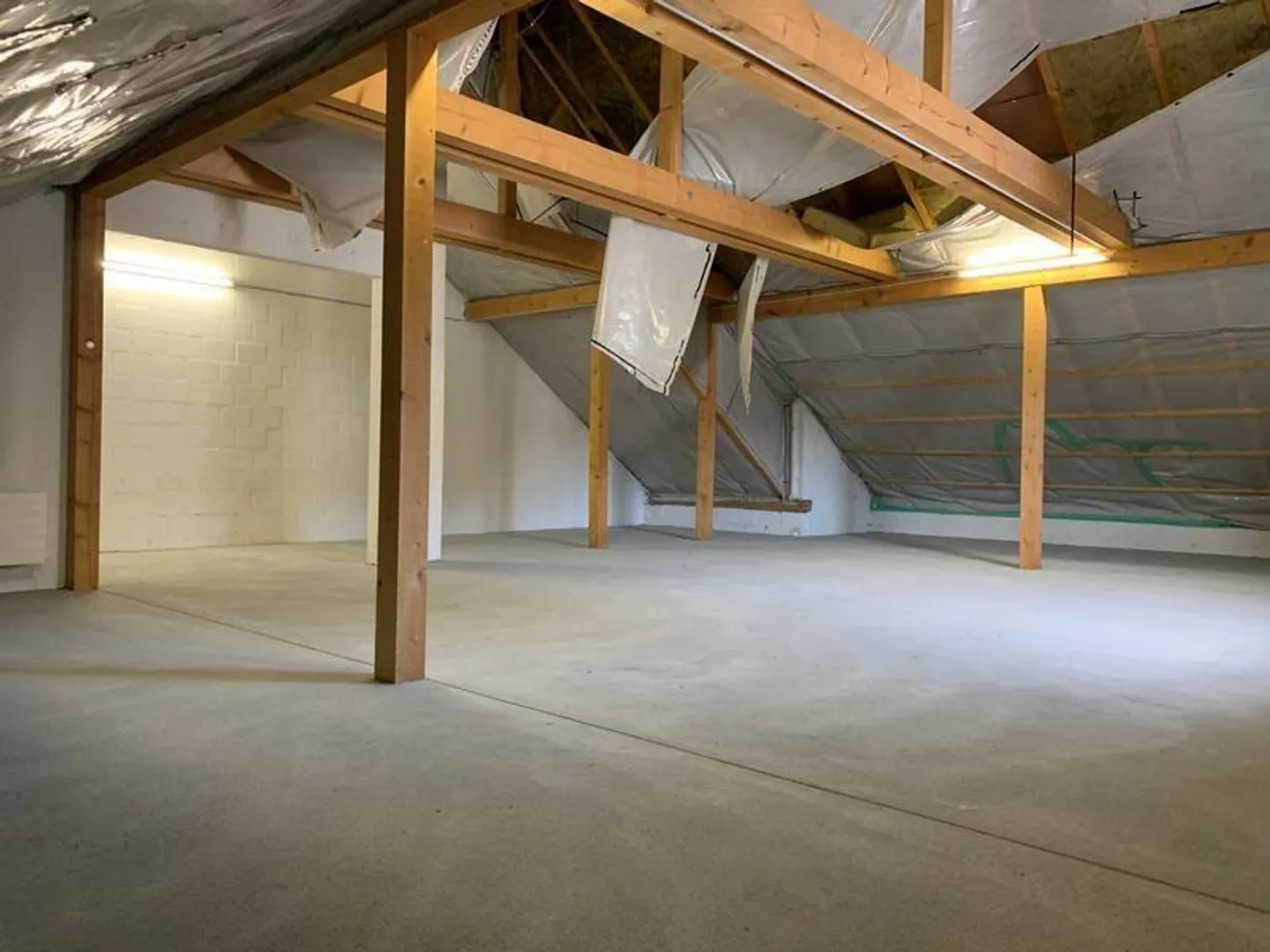 Grosszügiger Estrich in Embrach - Foto 5 von 6