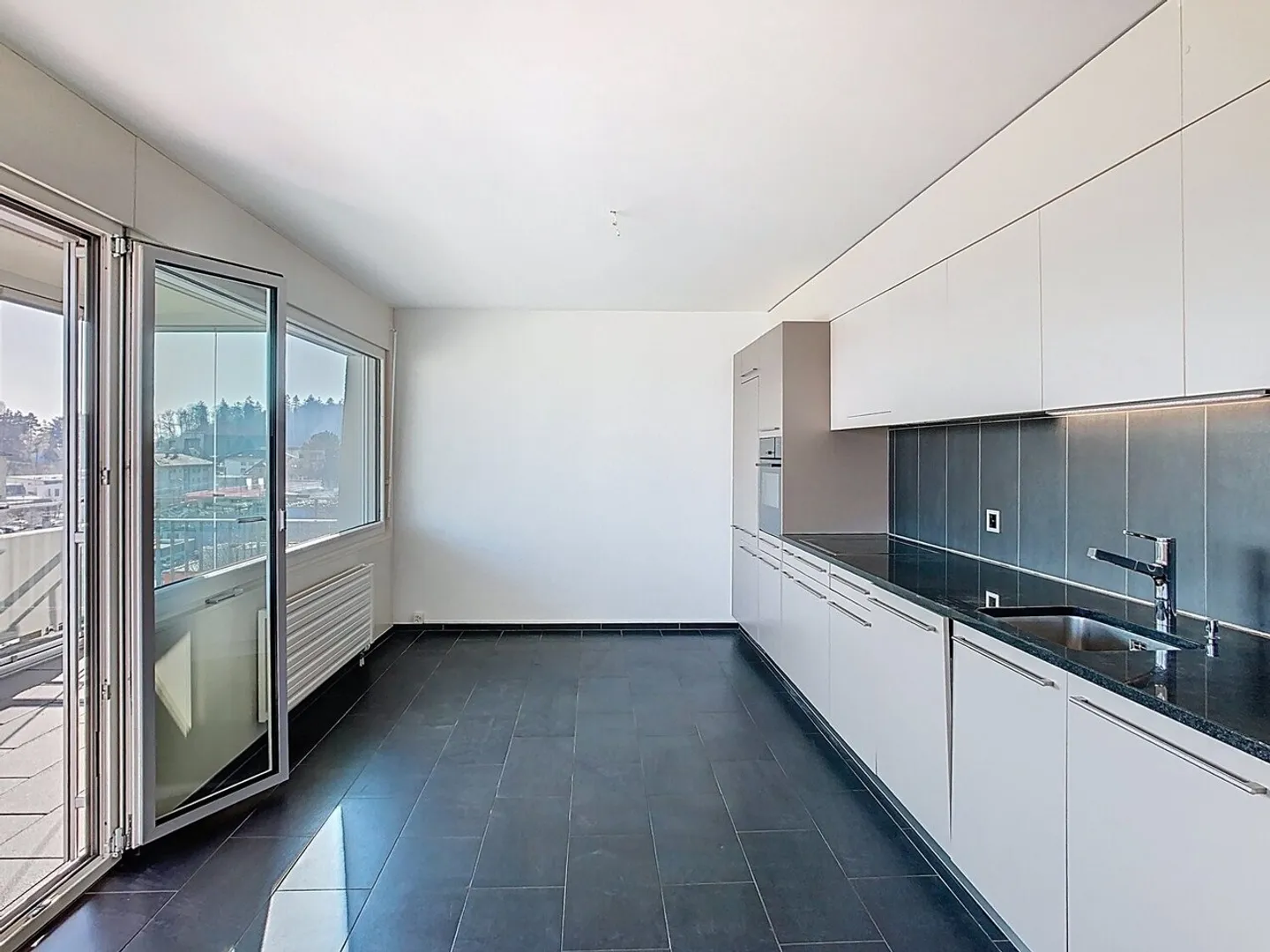 Appartamento moderno con vista mozzafiato - Foto 2 di 13