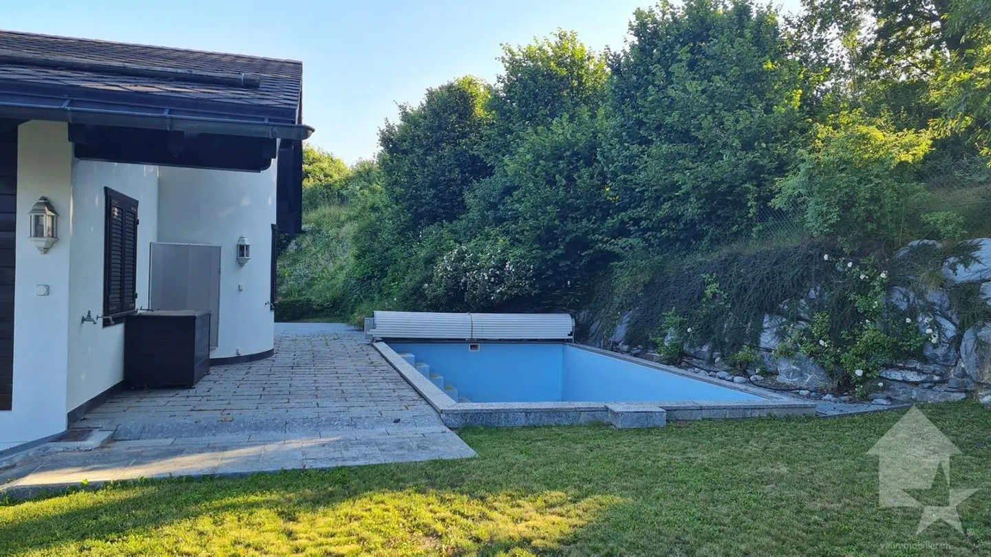 Chalet avec piscine extérieure à Randogne - Photo 2 of 26