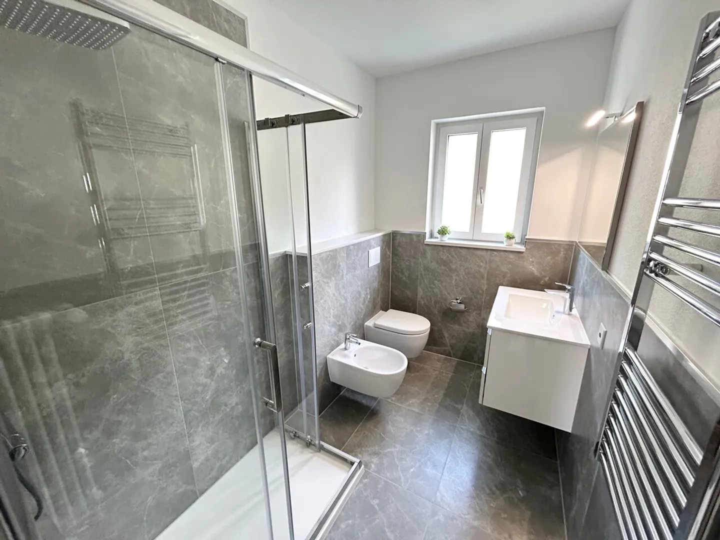 Recherche d'un locataire pour un appartement moderne de 4,5 pièces à Locarno - Photo 8 sur 12