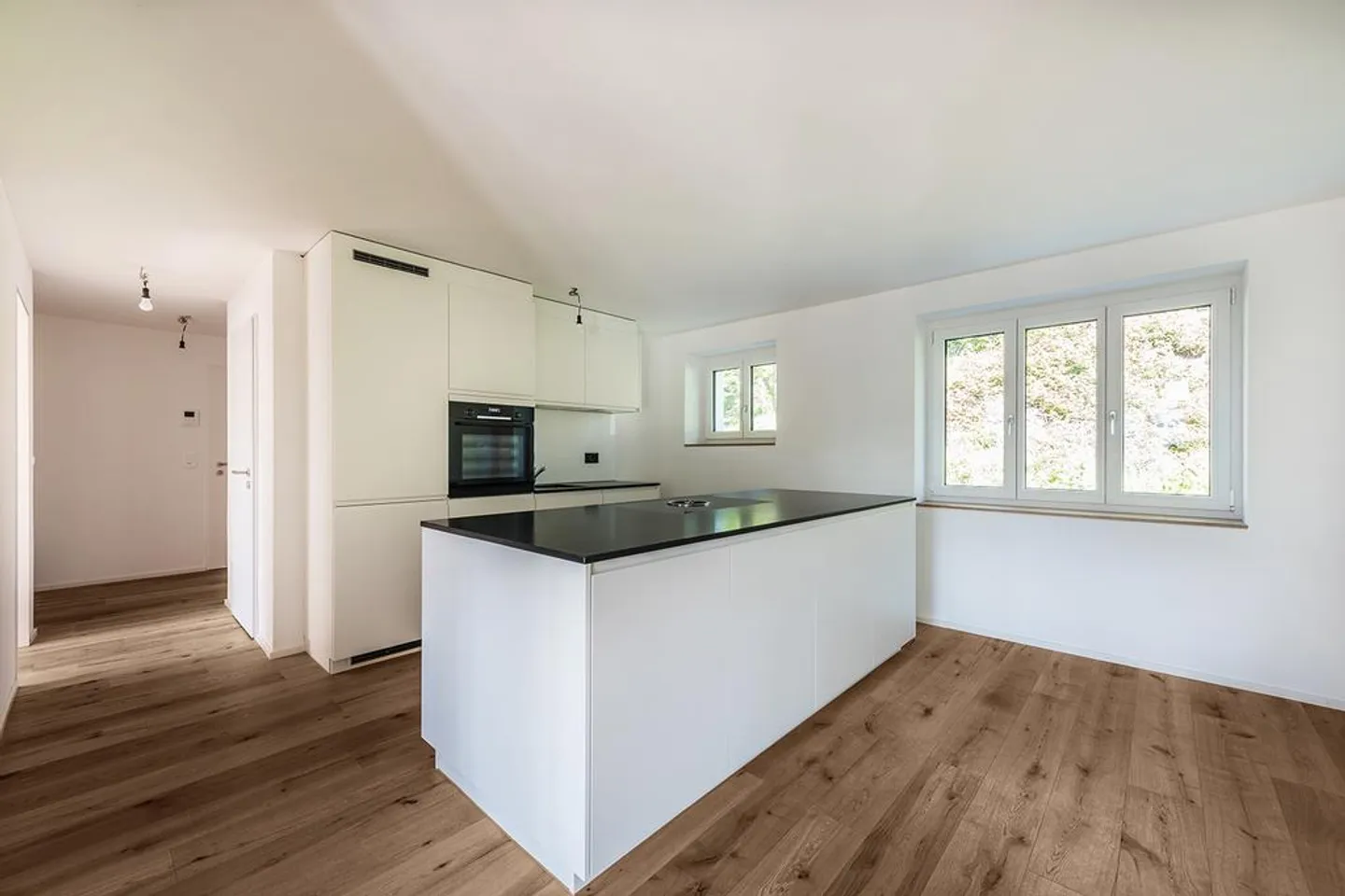 Beautiful apartment with high living comfort - Photo 2 of 8