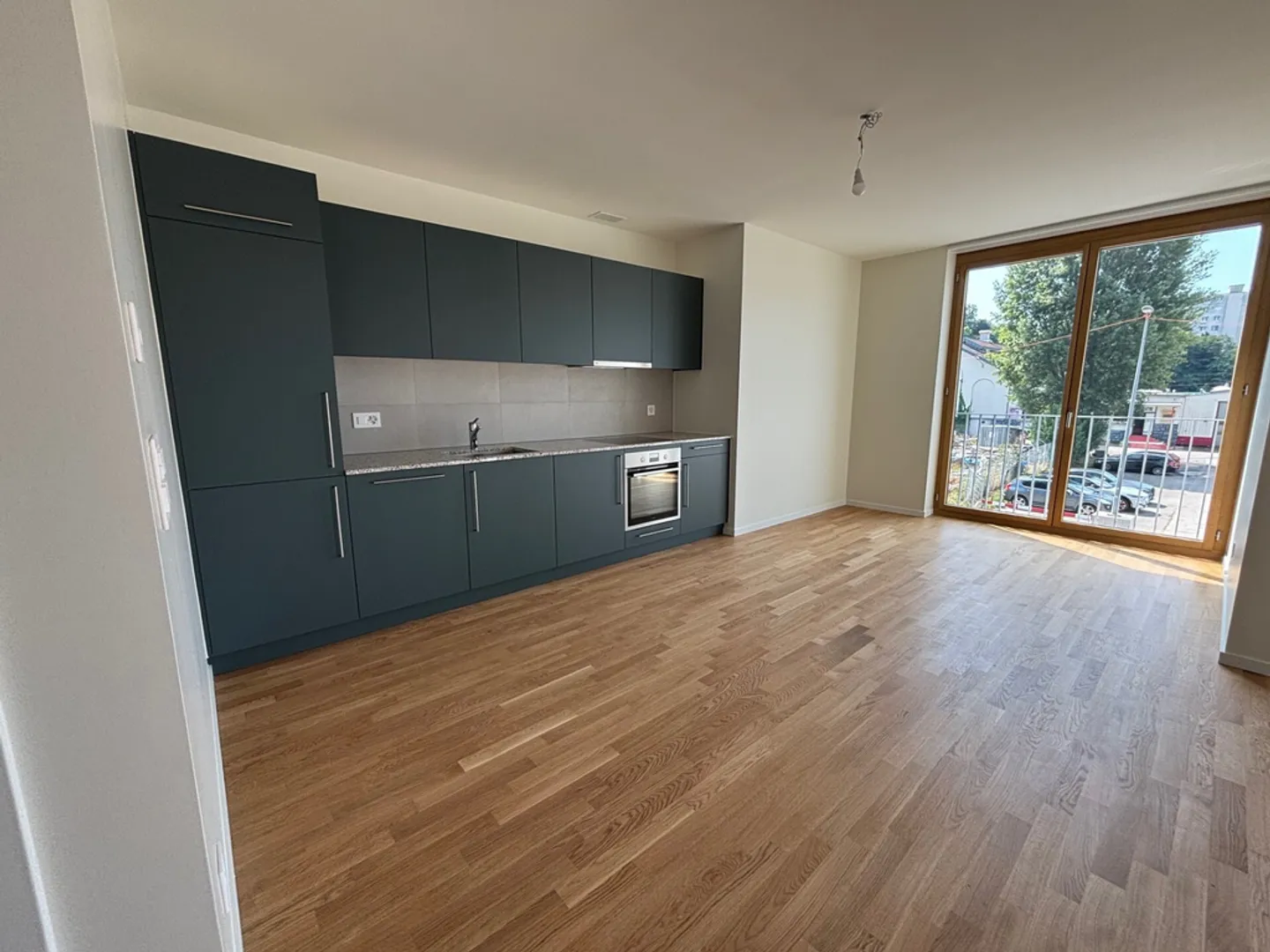Two and a half room apartment in new building - Photo 3 of 7