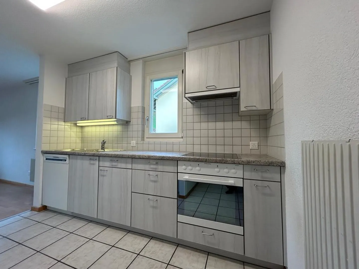 Appartamento 4 locali con area giardino privata in affitto - Foto 4 di 9