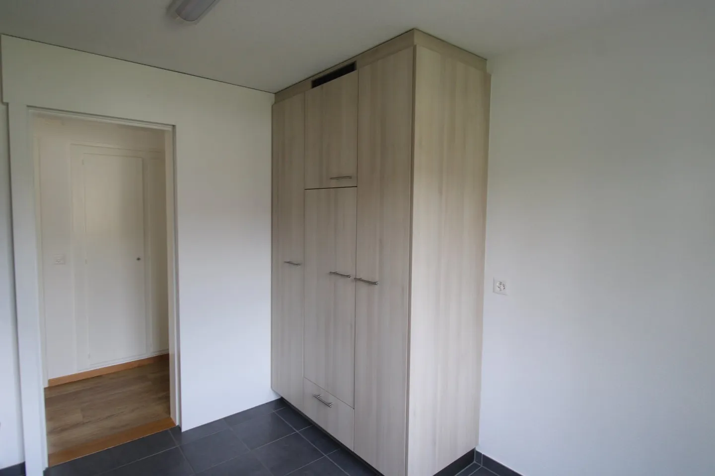 Charmante appartement 3.5 pièces avec balcon à Biel/Bienne - Photo 3 sur 14