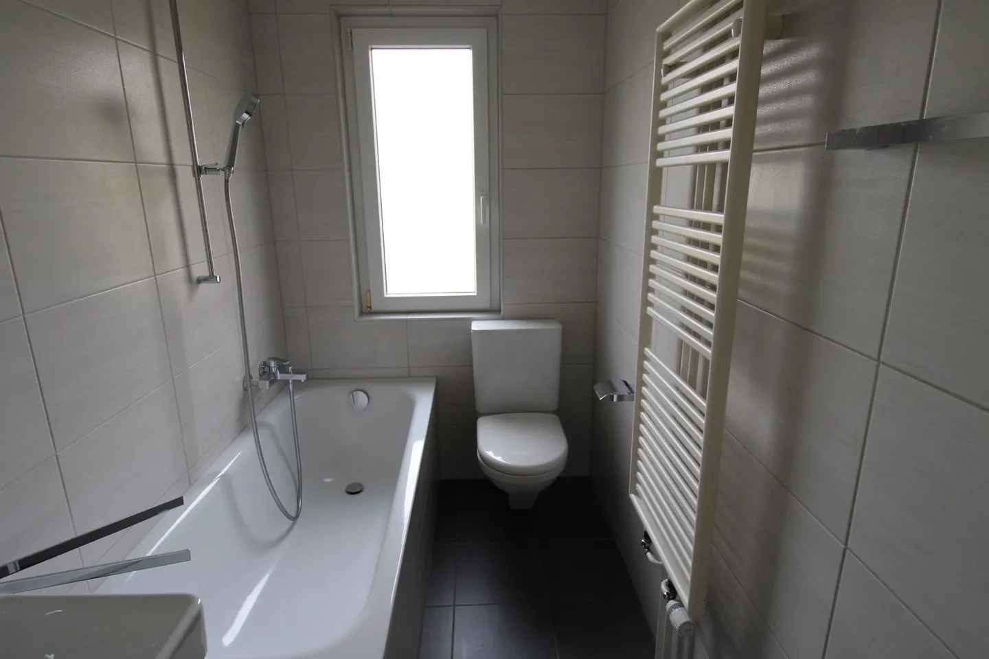 Charmante appartement 3.5 pièces avec balcon à Biel/Bienne - Photo 6 sur 14