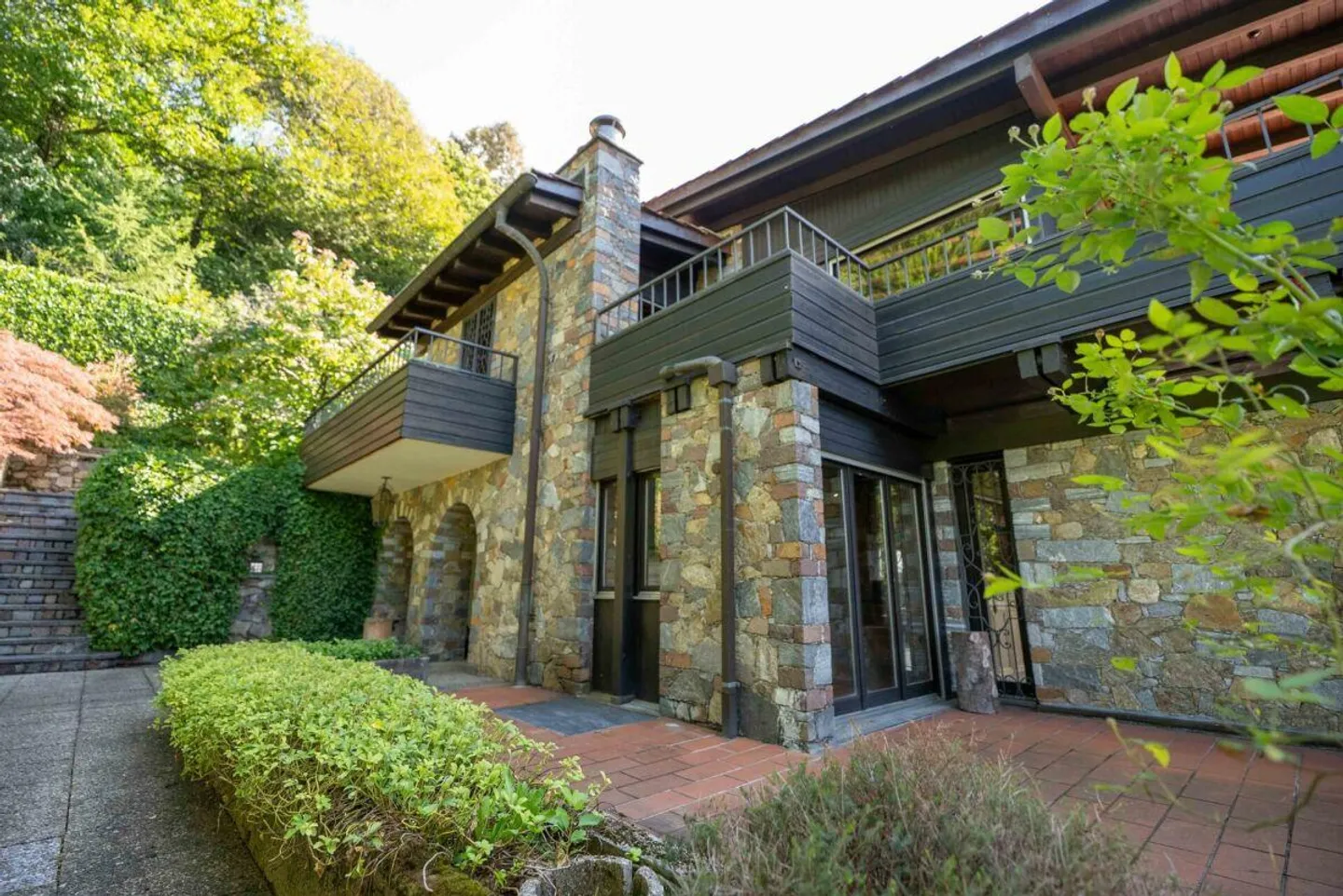 Villa avec vue spectaculaire - Photo 3 sur 18