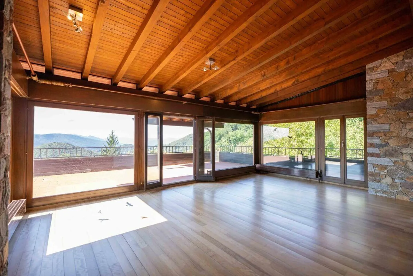 Villa avec vue spectaculaire - Photo 16 sur 18