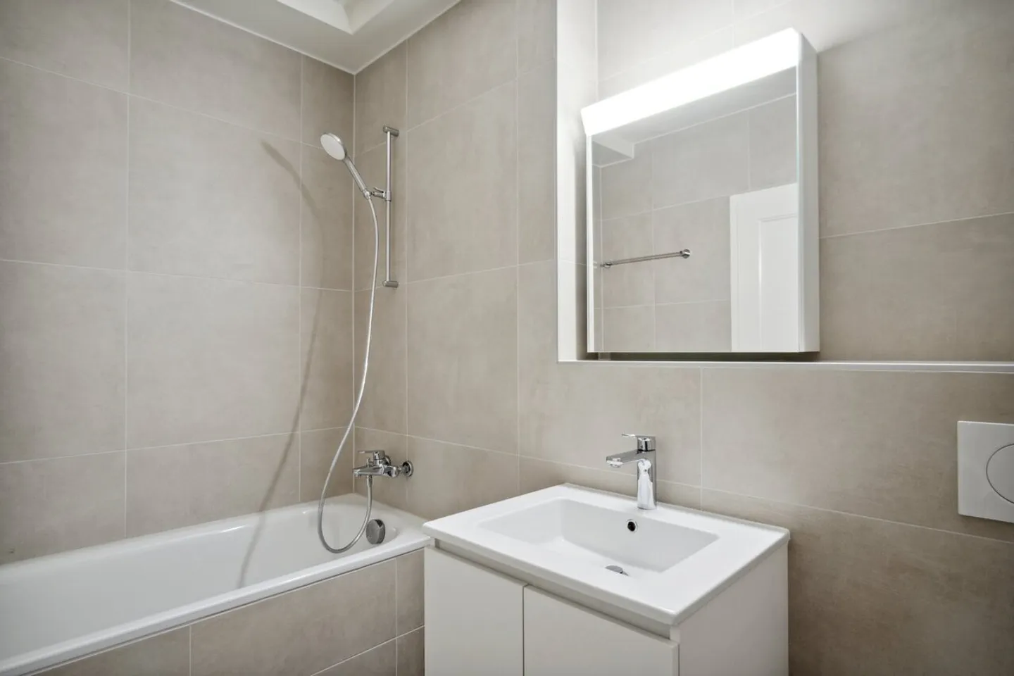Superbe appartement rénové à la Servette - Photo 8 of 10