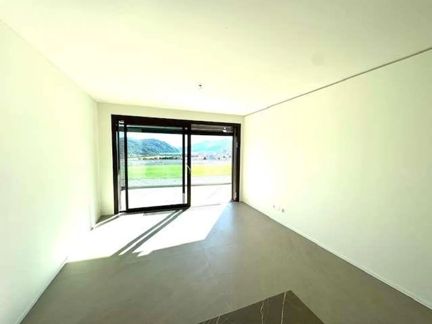 Prestigioso e nuovo 2.5 in affitto con incantevole vista lago a Bioggi - Foto 4 di 6