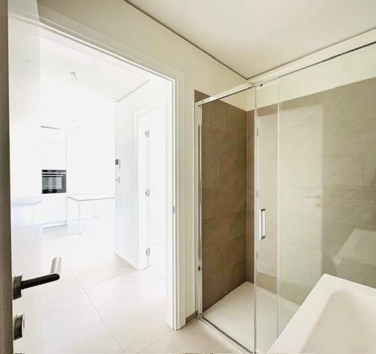 Prestigioso e nuovo 2.5 in affitto con incantevole vista lago a Bioggi - Foto 5 di 6