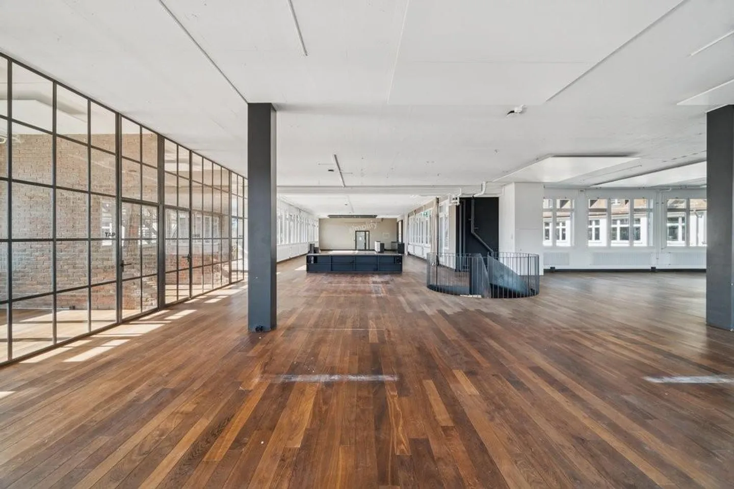 Geräumige Bürofläche in Zürich - Foto 2 von 11