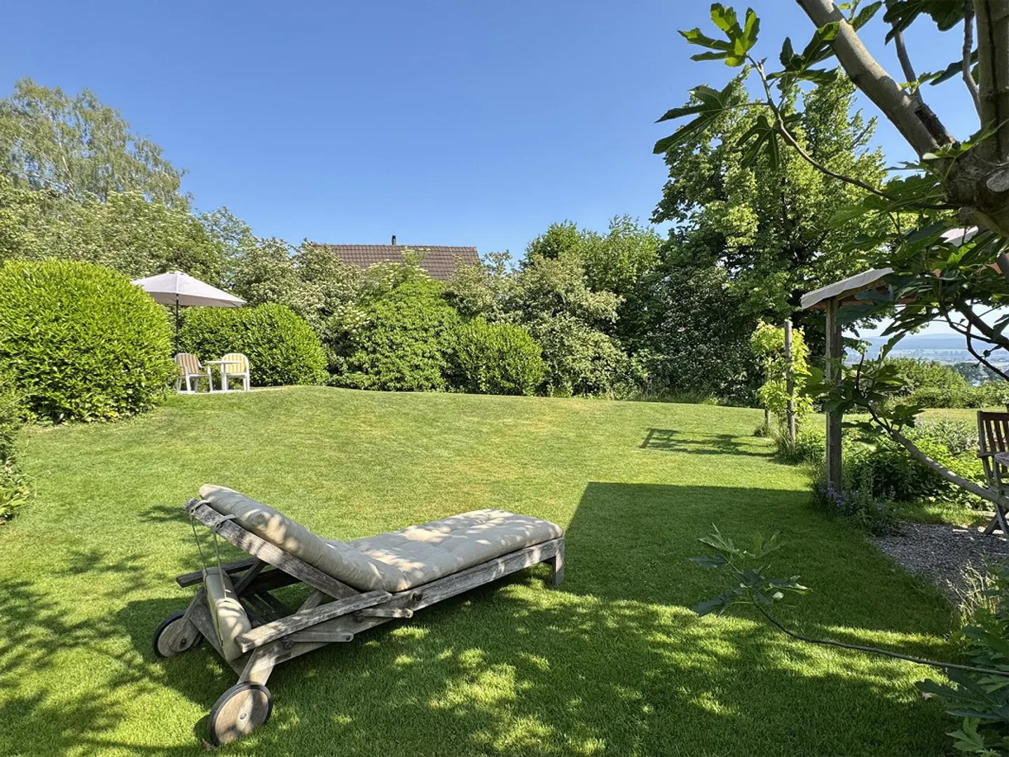 Casa in legno ben tenuta con giardino da sogno e vista panoramica - ampliabile - Foto 3 di 11