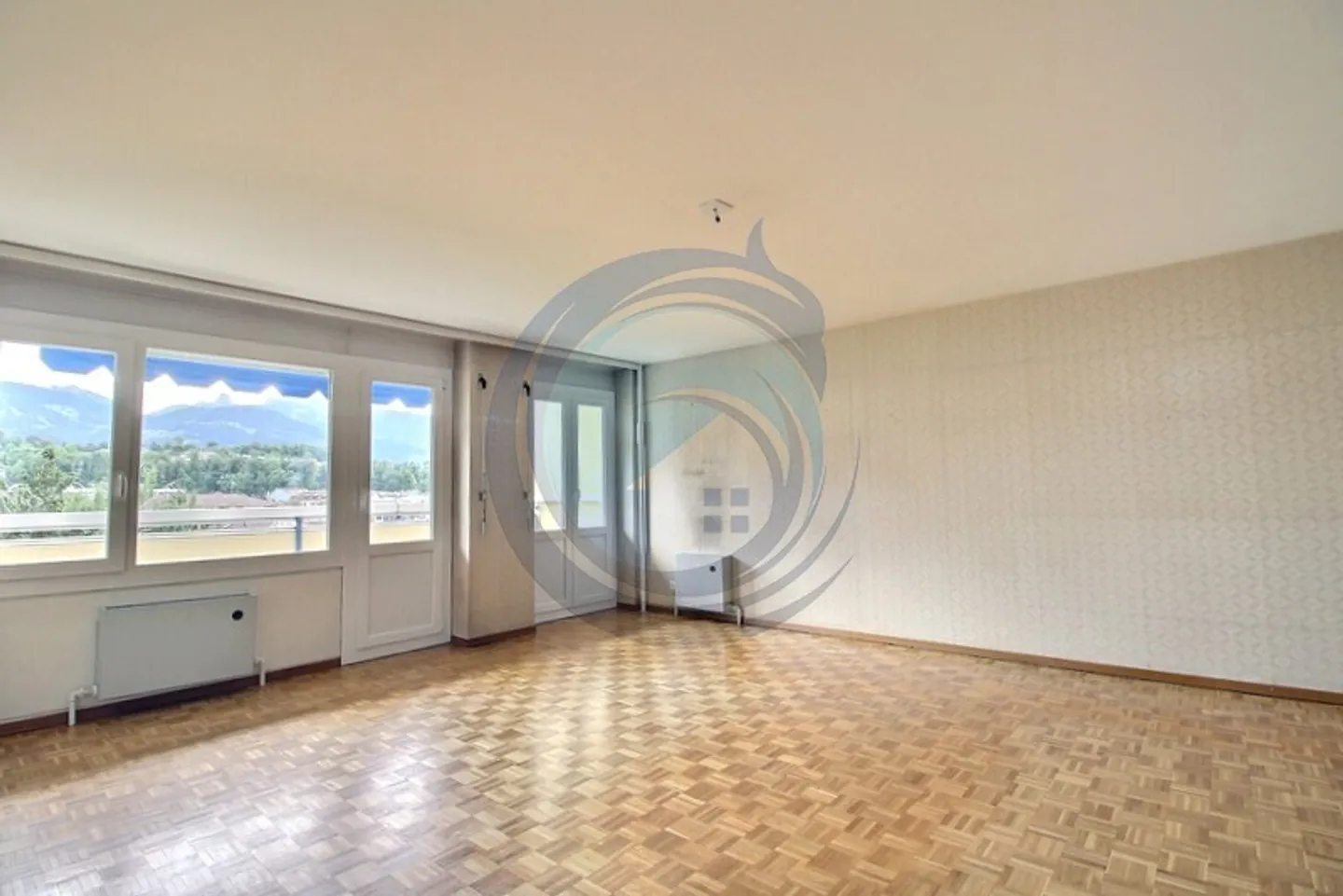 5-ROOM APARTMENT WITH BALCONY NEAR DOWNTOWN VEVEY - Photo 5 of 13