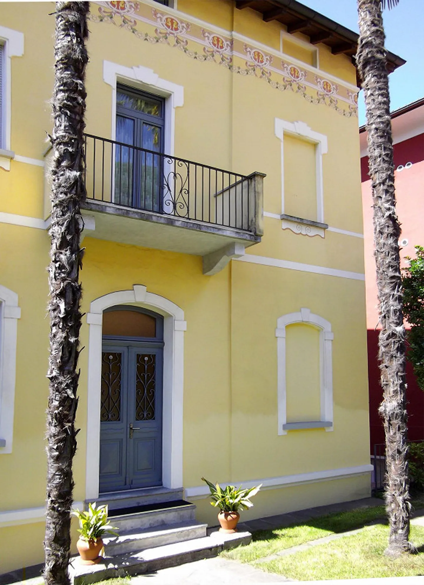 Appartement de 3 pièces dans une villa du début du XXe siècle - Photo 1 sur 7
