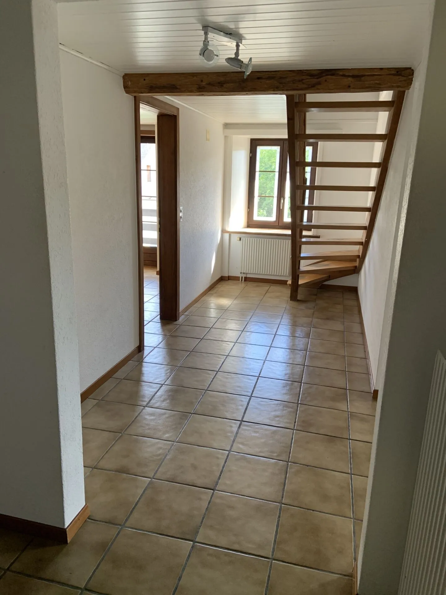 4,5-Zimmer-Duplex in einem Familienhaus - Foto 6 von 16
