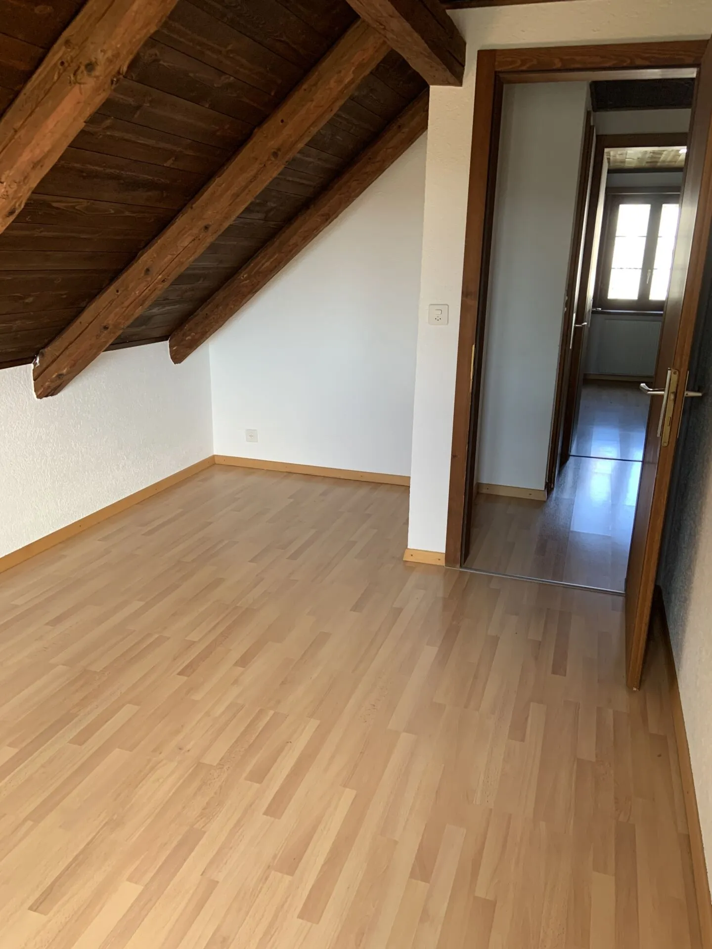 4,5-Zimmer-Duplex in einem Familienhaus - Foto 11 von 16