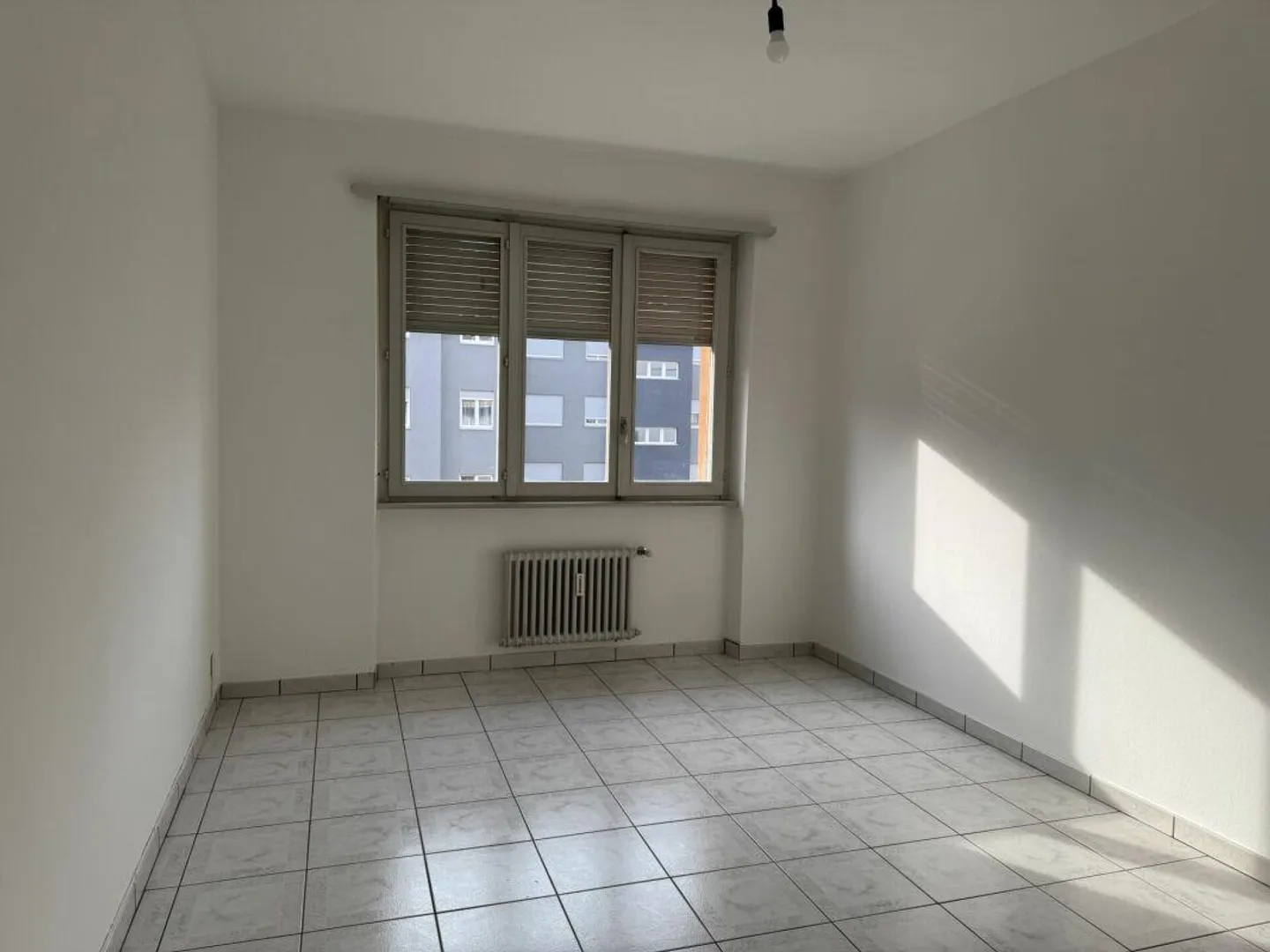 Bright 3.5-room renovated apartment - Photo 6 of 9