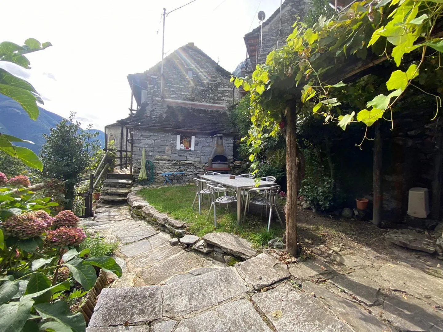Rustico 5 1/2 locali con giardino, molto tranquilla con bella vista - Foto 12 di 20