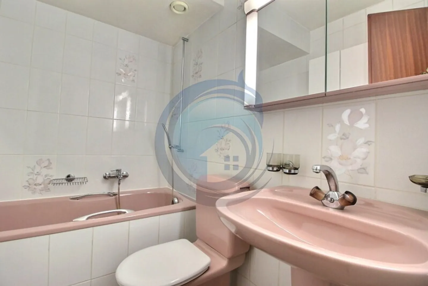 5-ROOM APARTMENT WITH BALCONY NEAR DOWNTOWN VEVEY - Photo 12 of 13