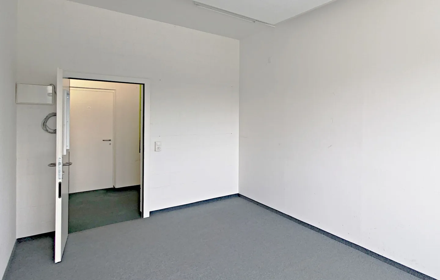 Ausgebaute Bürofläche mit Sitzungszimmer - Foto 5 von 7