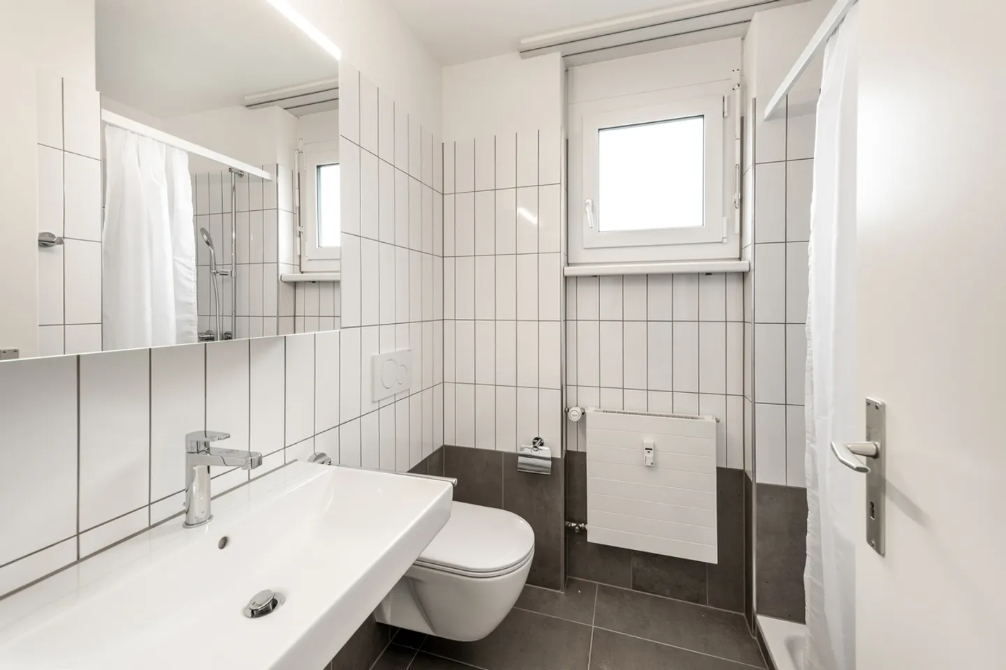 Vivere moderno con vista - maisonette ristrutturata di 3,5 stanze - Foto 4 di 12
