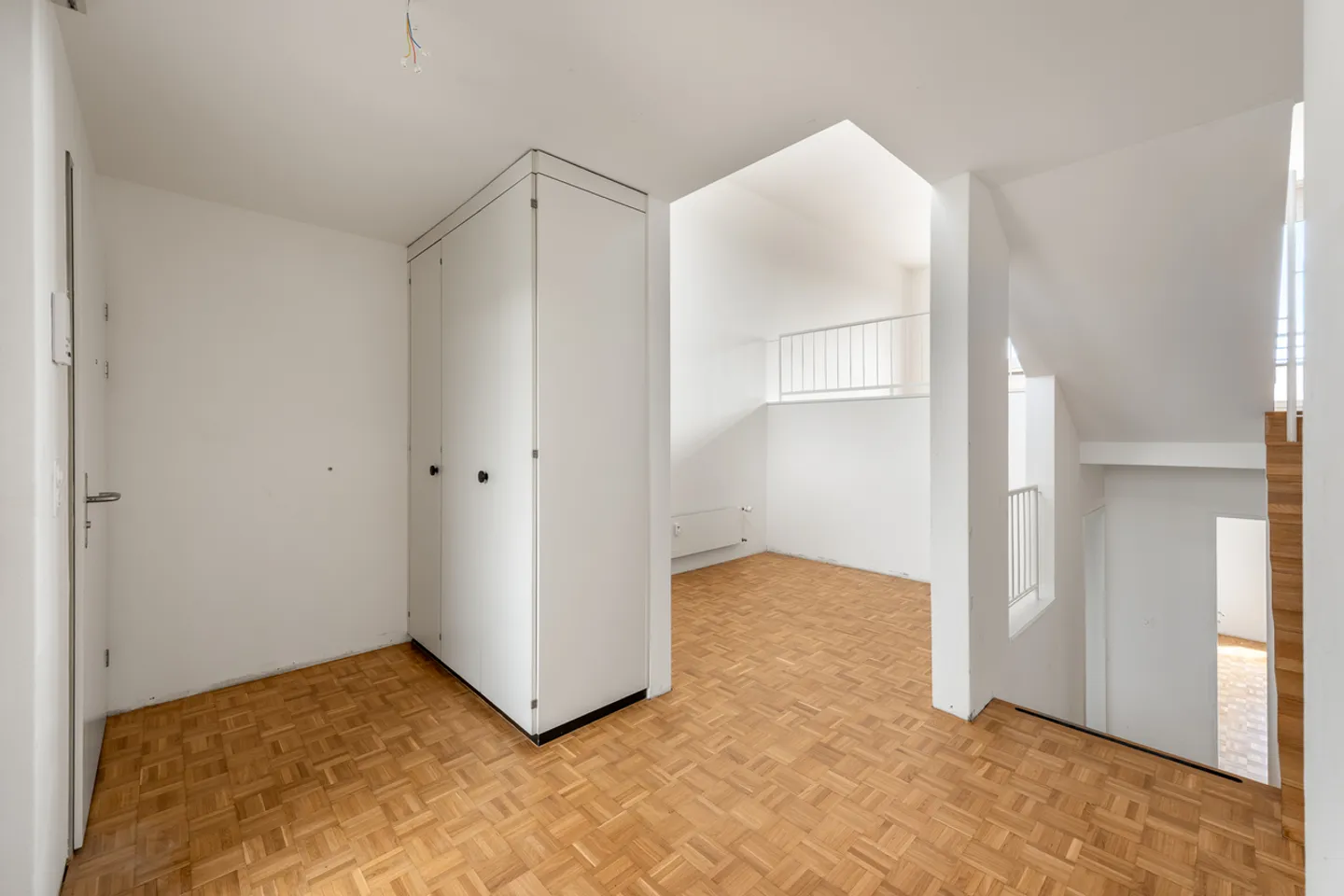 Vivere moderno con vista - maisonette ristrutturata di 3,5 stanze - Foto 3 di 12