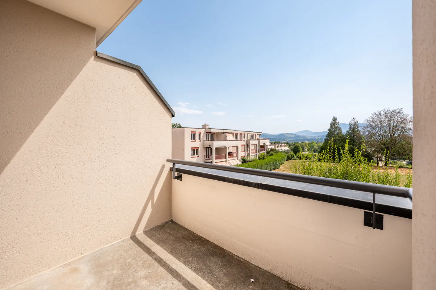 Vivere moderno con vista - maisonette ristrutturata di 3,5 stanze - Foto 7 di 12