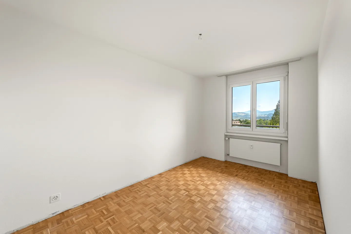 Vivere moderno con vista - maisonette ristrutturata di 3,5 stanze - Foto 8 di 12