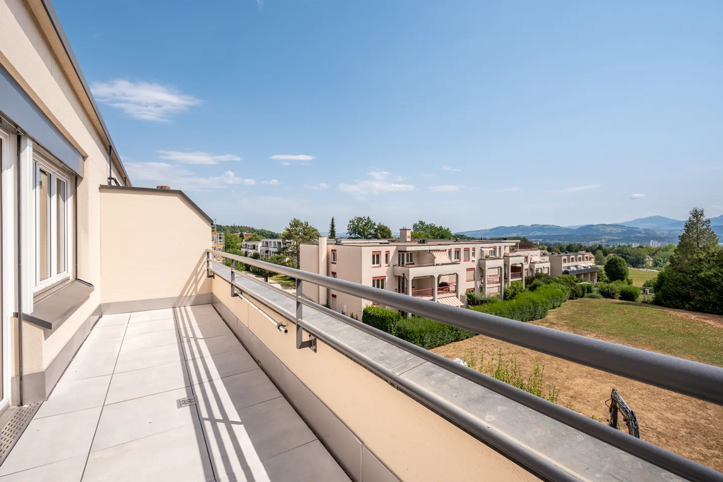 Vivere moderno con vista - maisonette ristrutturata di 3,5 stanze - Foto 10 di 12