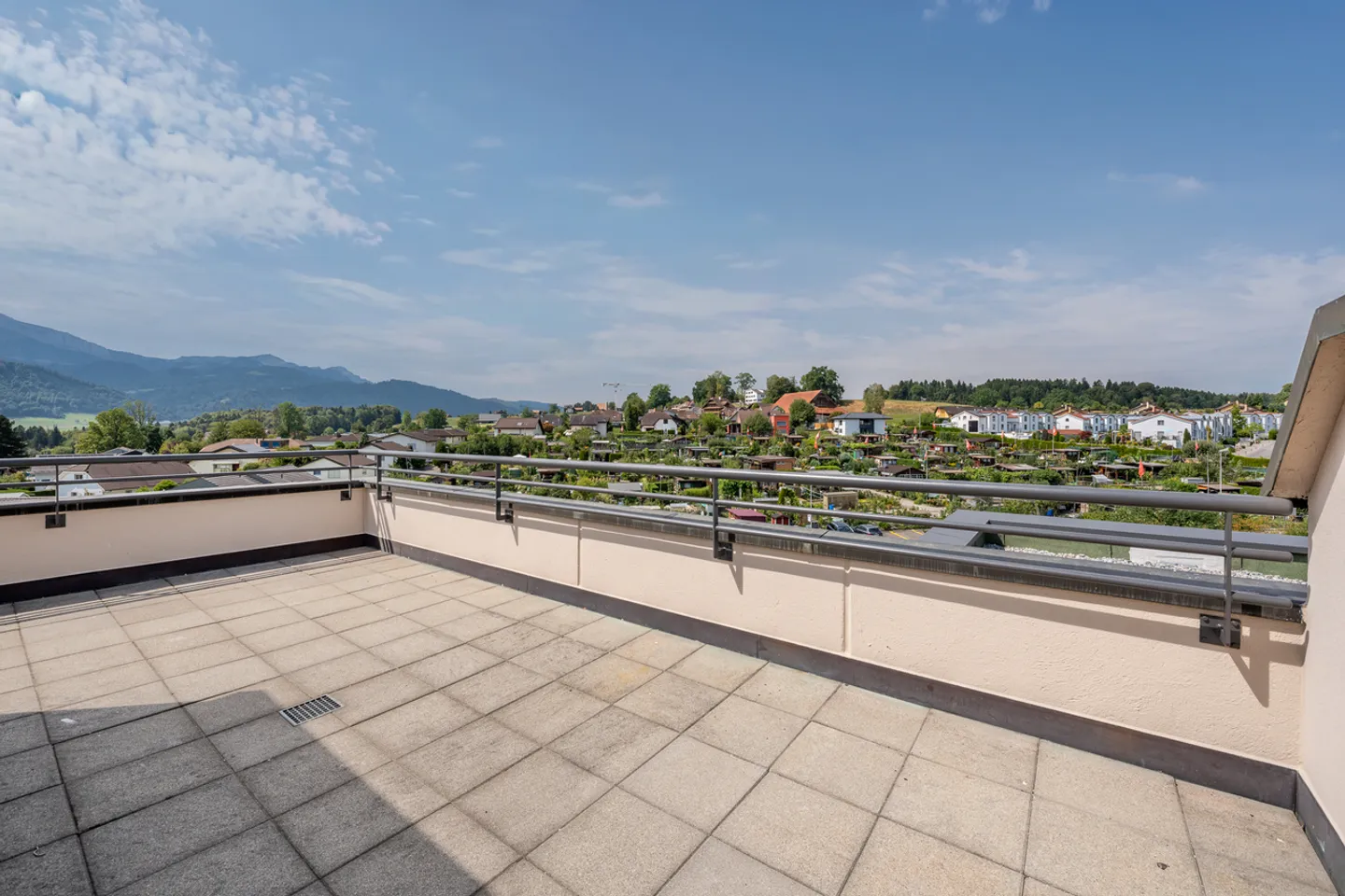 Vivere moderno con vista - maisonette ristrutturata di 3,5 stanze - Foto 12 di 12