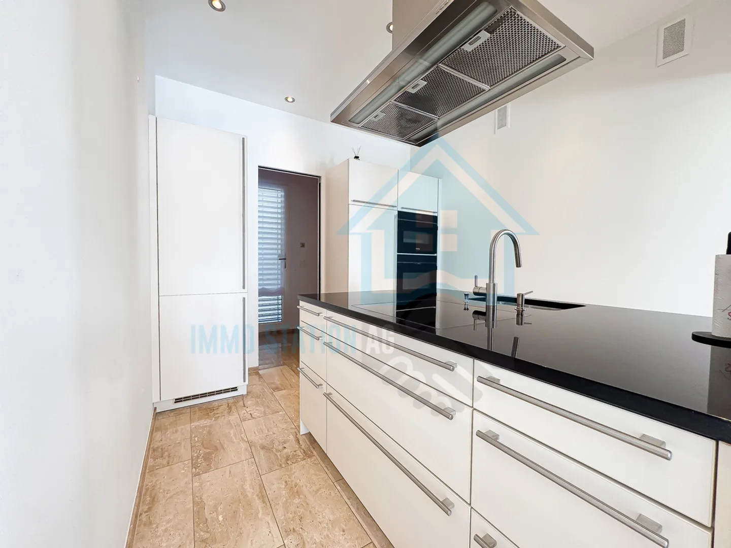 Exklusives Einfamilienhaus mit moderner Architektur & Komfort - Foto 5 von 15