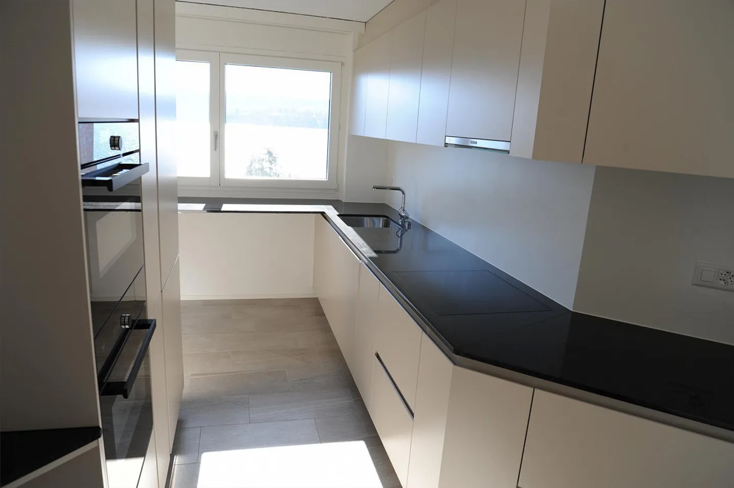 frisch sanierte Wohnung direkt am Zürichsee mit traumhafter Seesicht - Foto 10 von 16