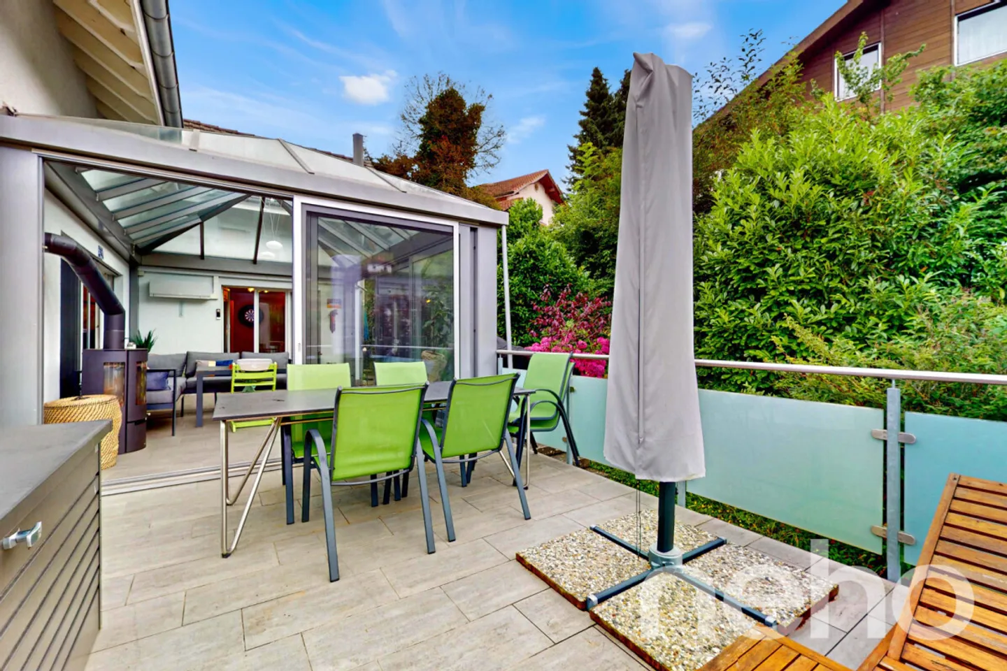 Light-flooded living comfort with winter garden and far-reaching views - Photo 12 of 13