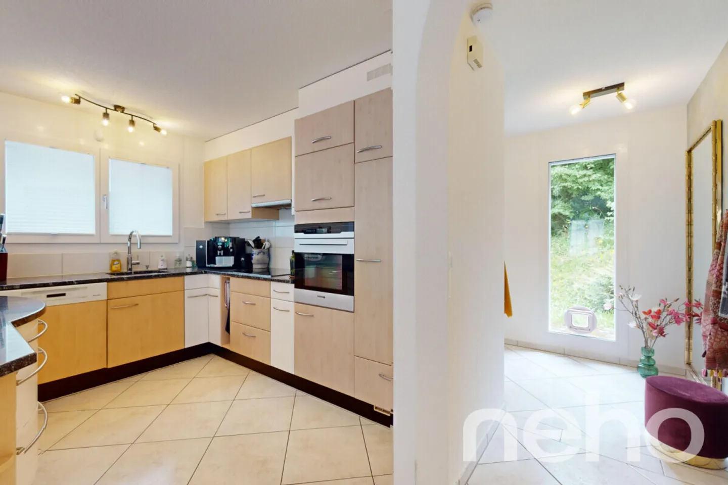 Light-flooded living comfort with winter garden and far-reaching views - Photo 7 of 13