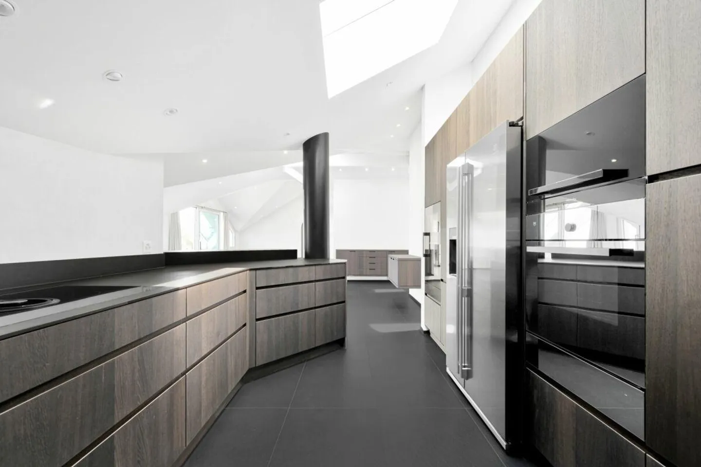 Living by the lake at the highest level - Dream penthouse apartment with unobstructed lake view - Photo 11 of 13